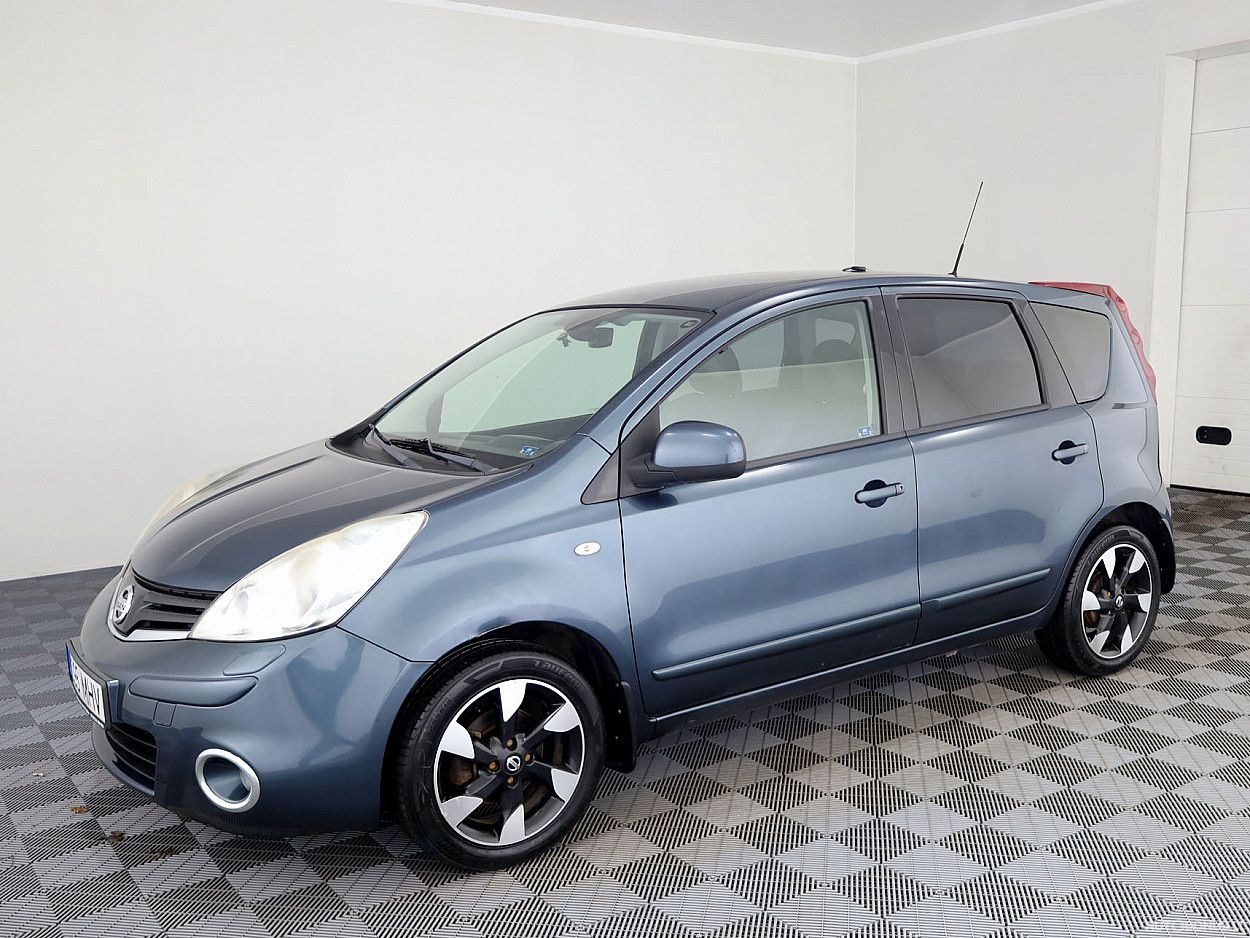 Nissan | 1