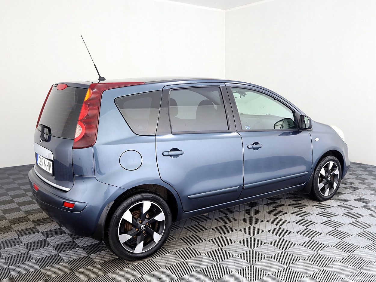 Nissan | 2