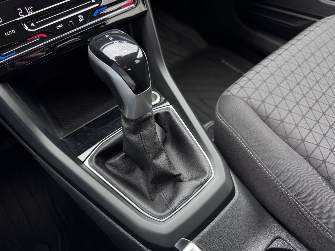 Volkswagen T-Cross | 19