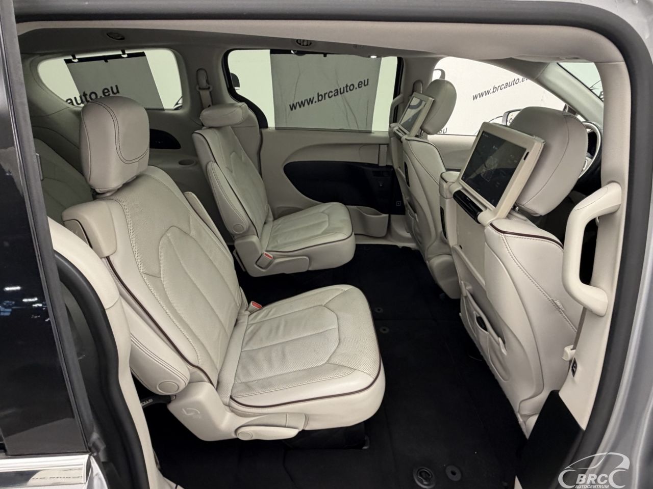 Chrysler Pacifica | 13