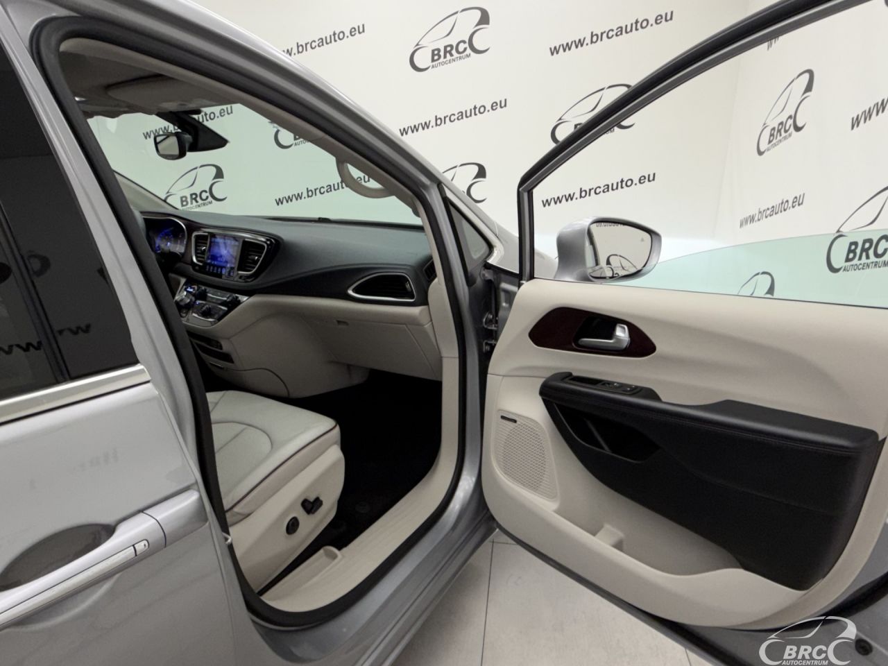 Chrysler Pacifica | 7