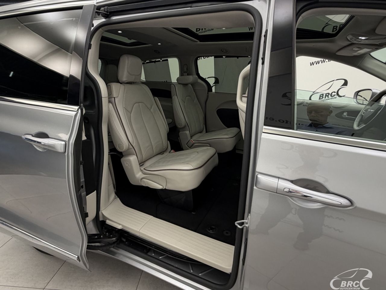 Chrysler Pacifica | 11
