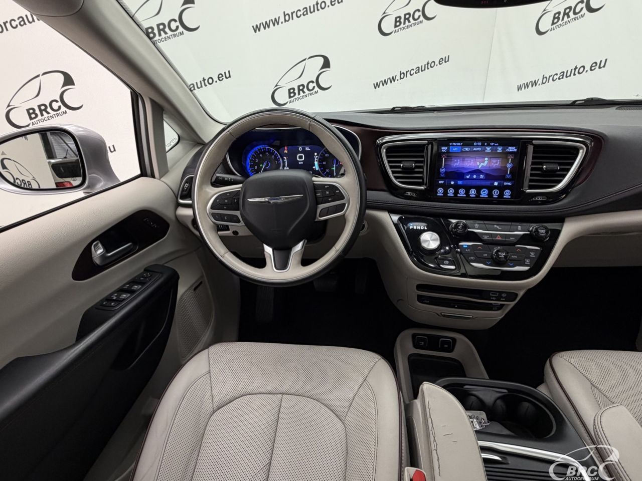 Chrysler Pacifica | 19