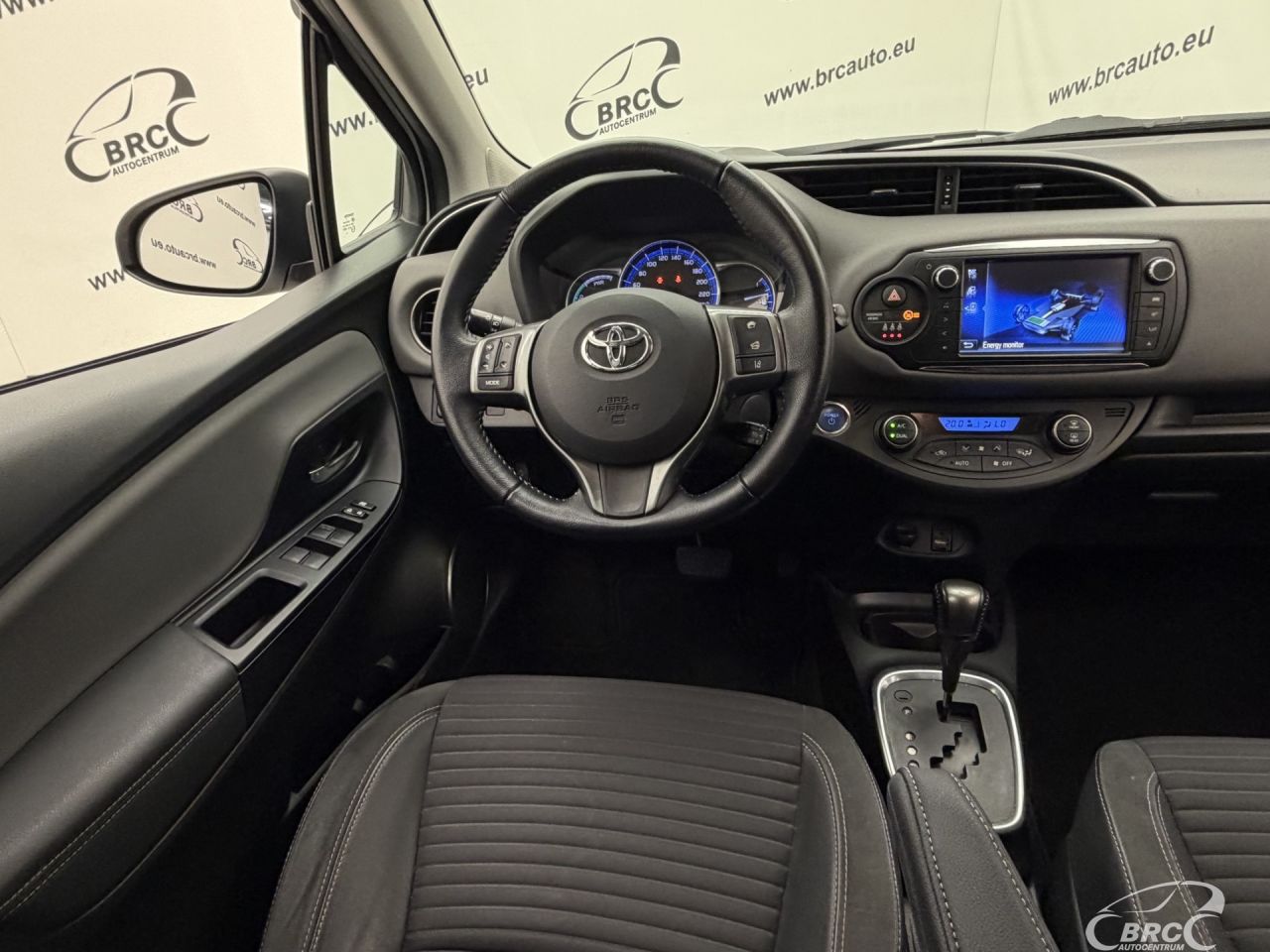 Toyota Yaris | 12
