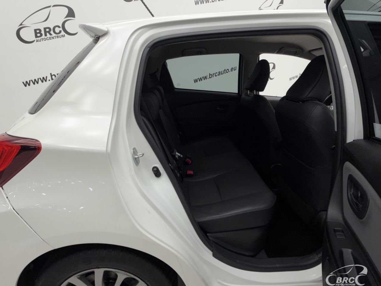 Toyota Yaris | 8
