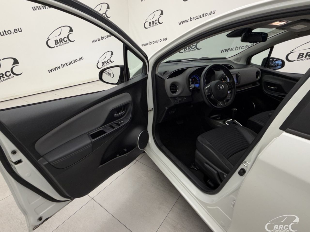 Toyota Yaris | 17