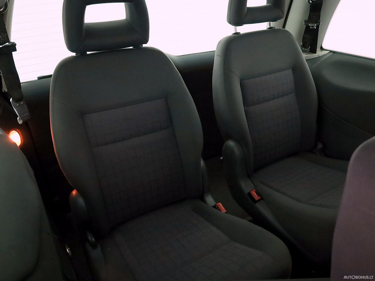 Seat | 7