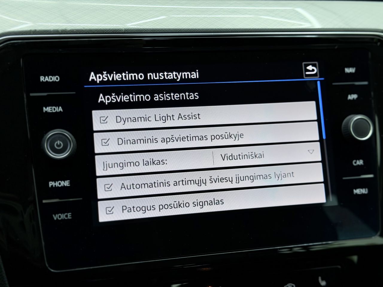 Volkswagen Passat | 28