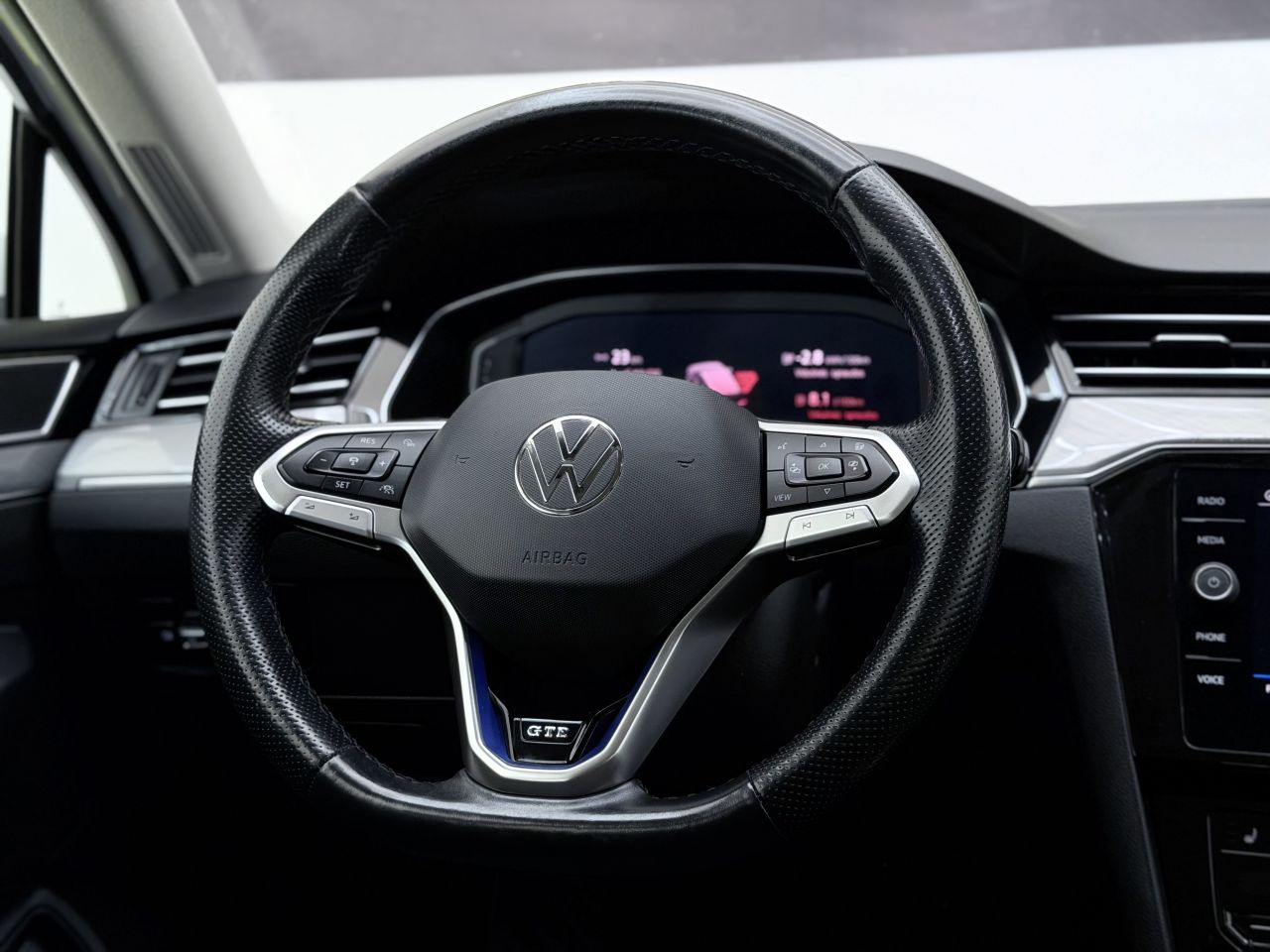 Volkswagen Passat | 19
