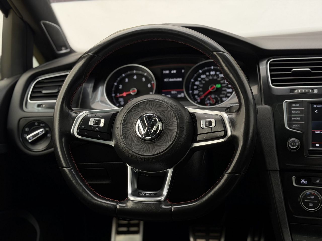 Volkswagen Golf | 14