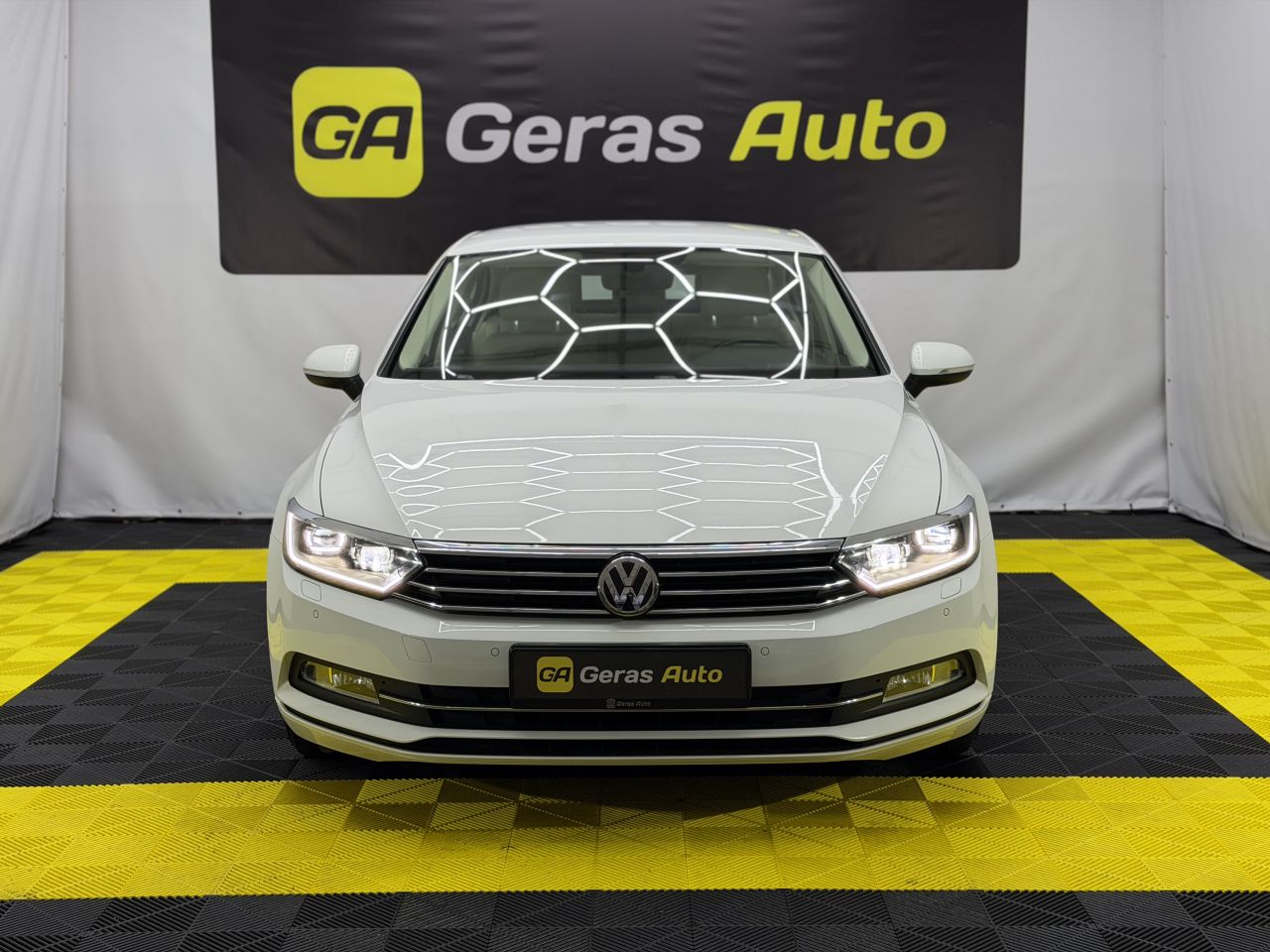 Volkswagen Passat | 1