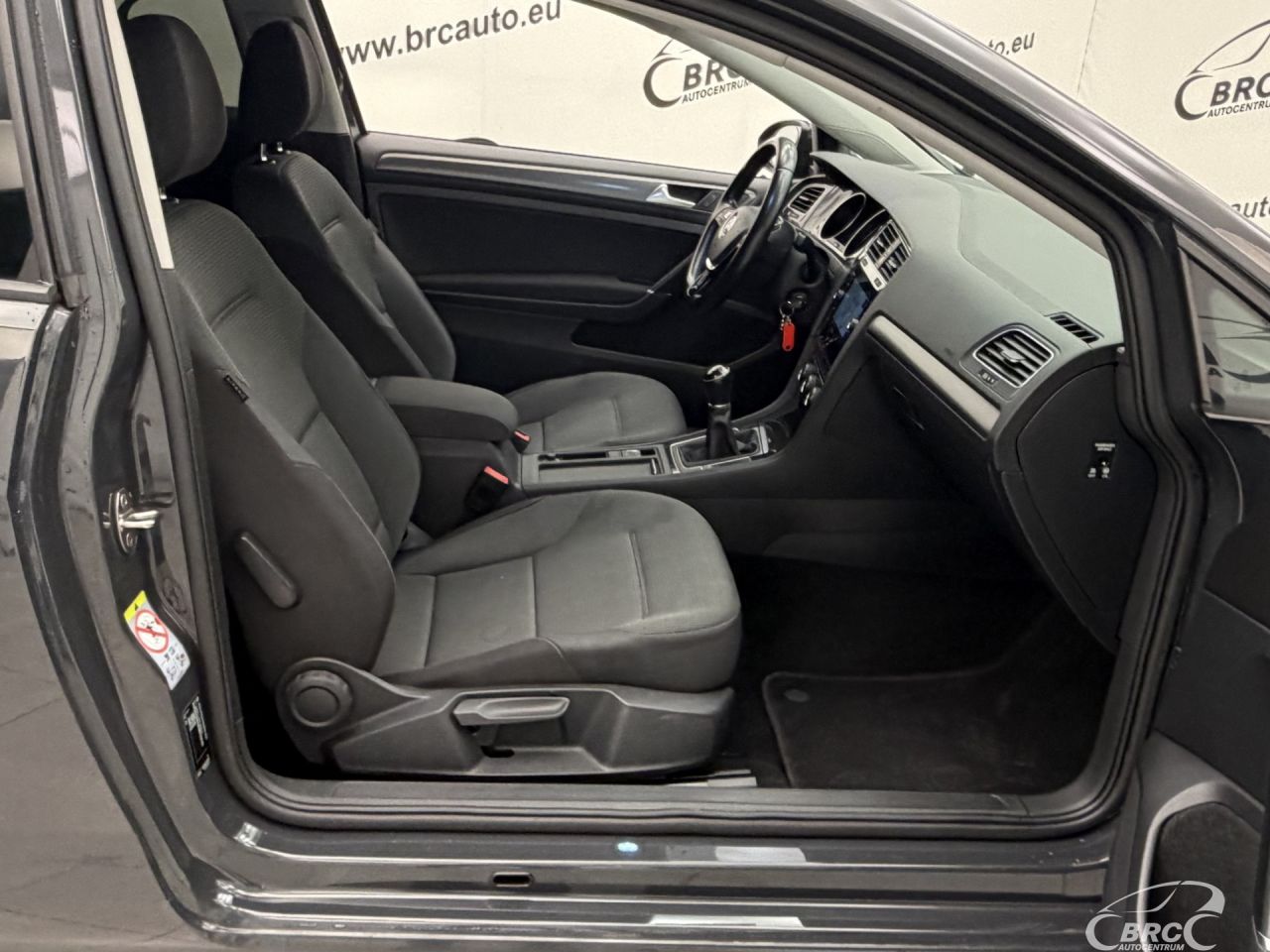 Volkswagen Golf | 3