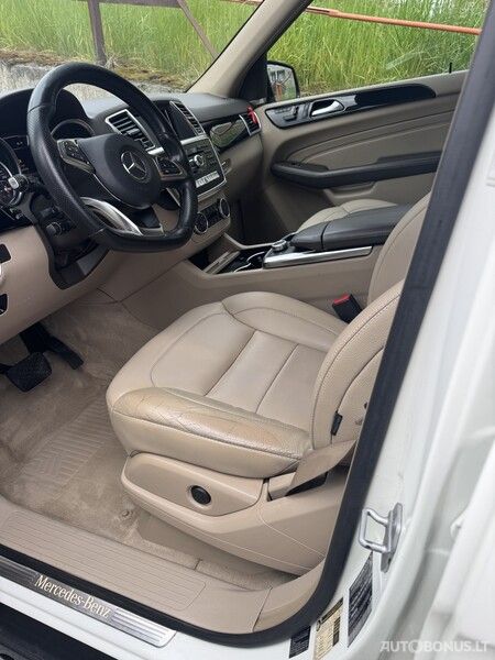 Mercedes-Benz ML350 | 11