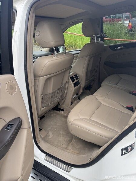 Mercedes-Benz ML350 | 12