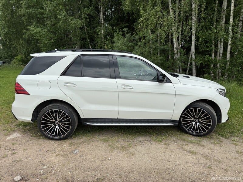 Mercedes-Benz ML350 | 3