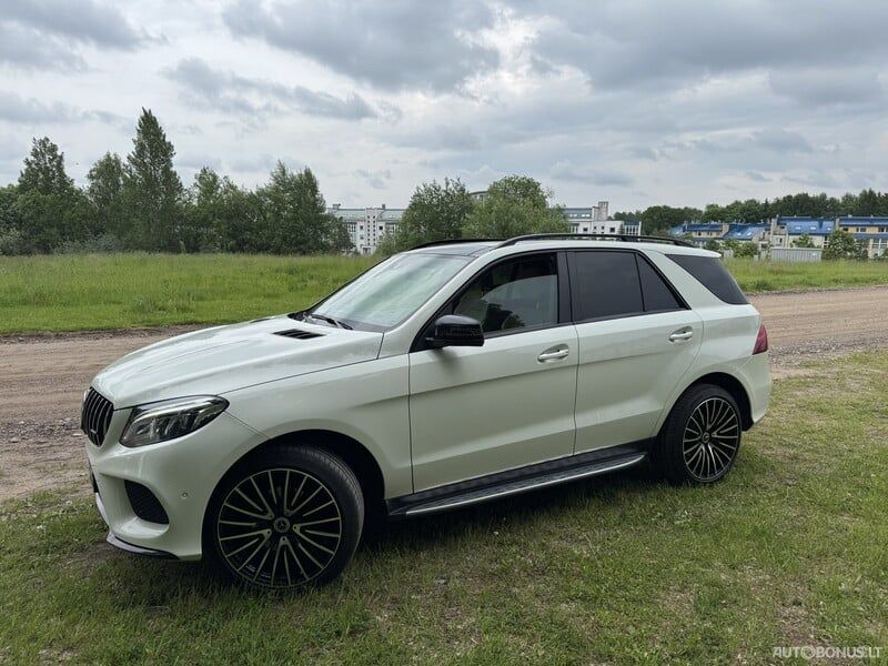 Mercedes-Benz ML350 | 4
