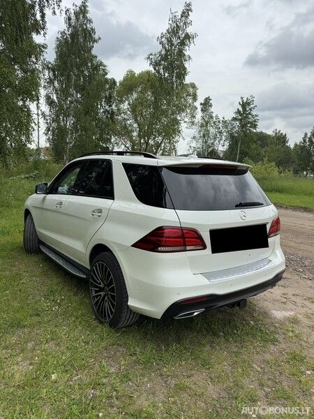 Mercedes-Benz ML350 | 6