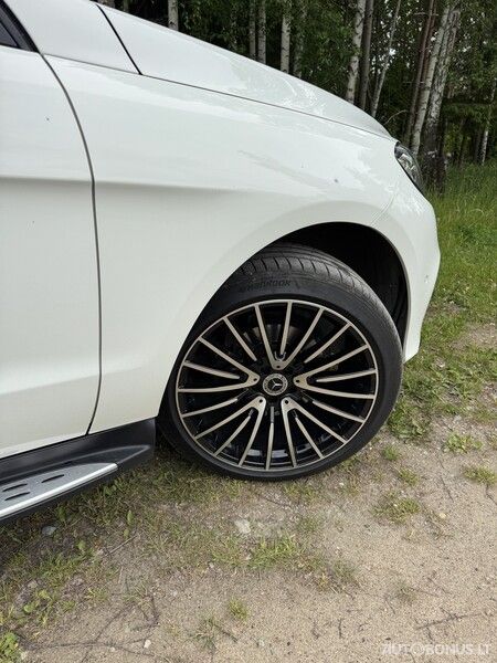 Mercedes-Benz ML350 | 8