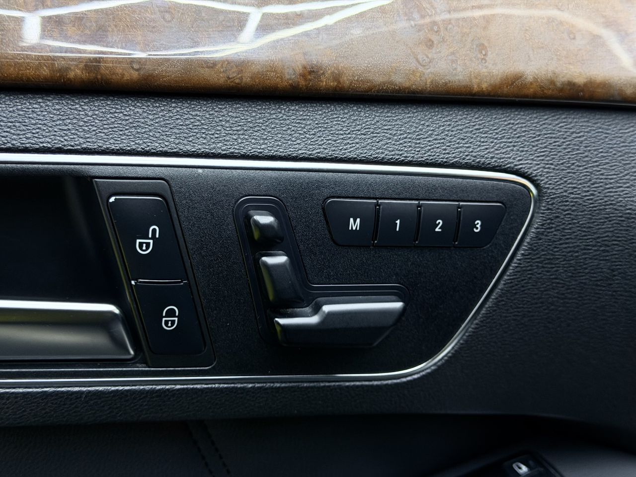 Mercedes-Benz E350 | 18