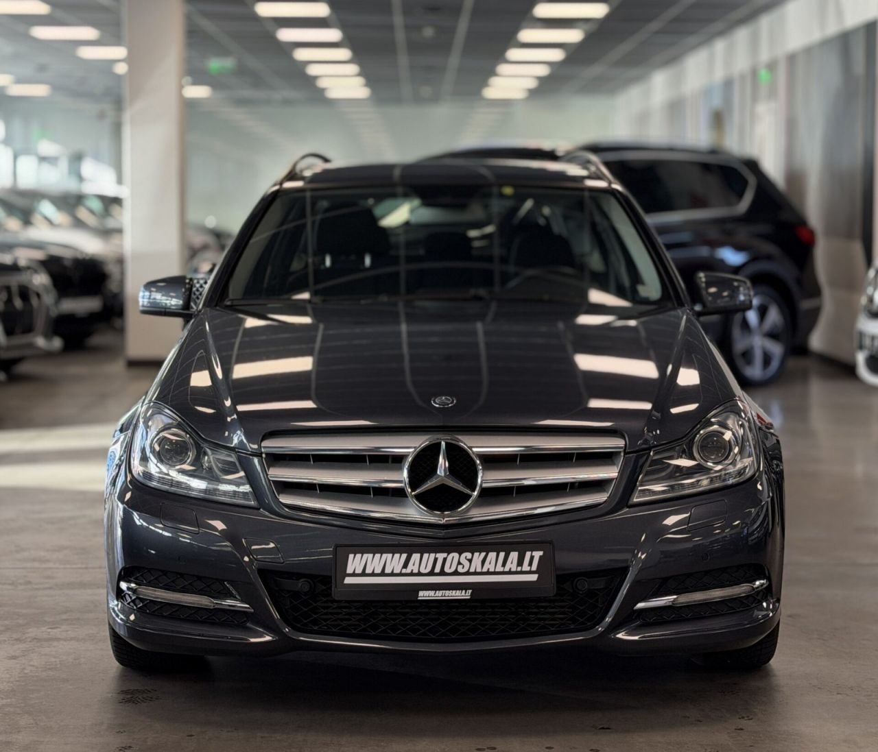 Mercedes-Benz C220 | 1