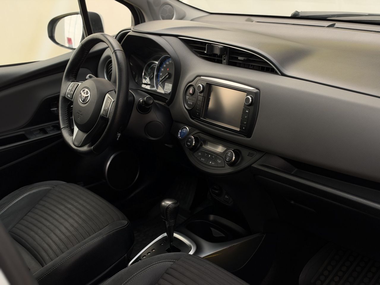 Toyota Yaris | 12
