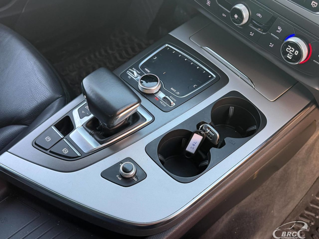 Audi Q7 | 12