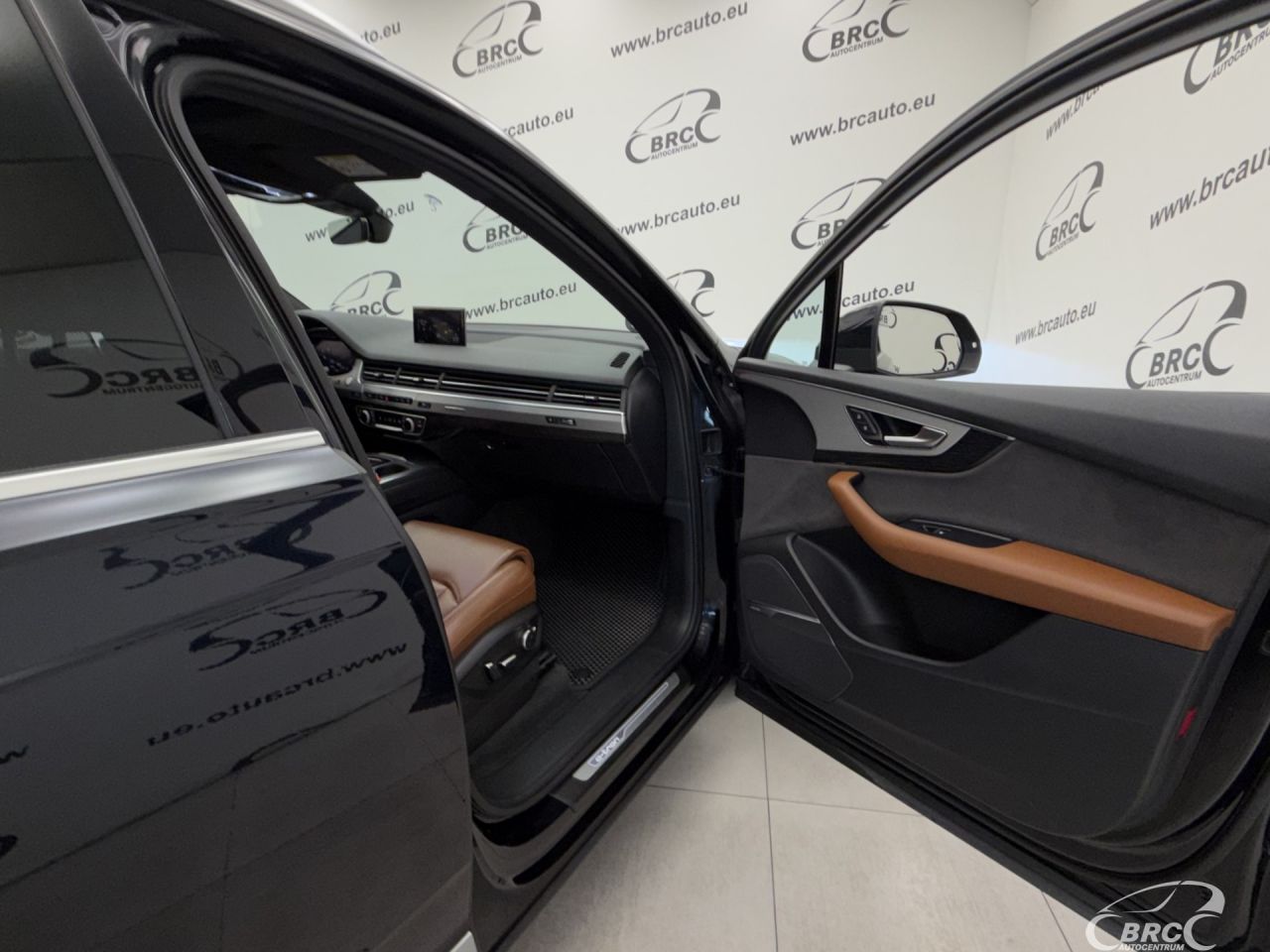 Audi Q7 | 7