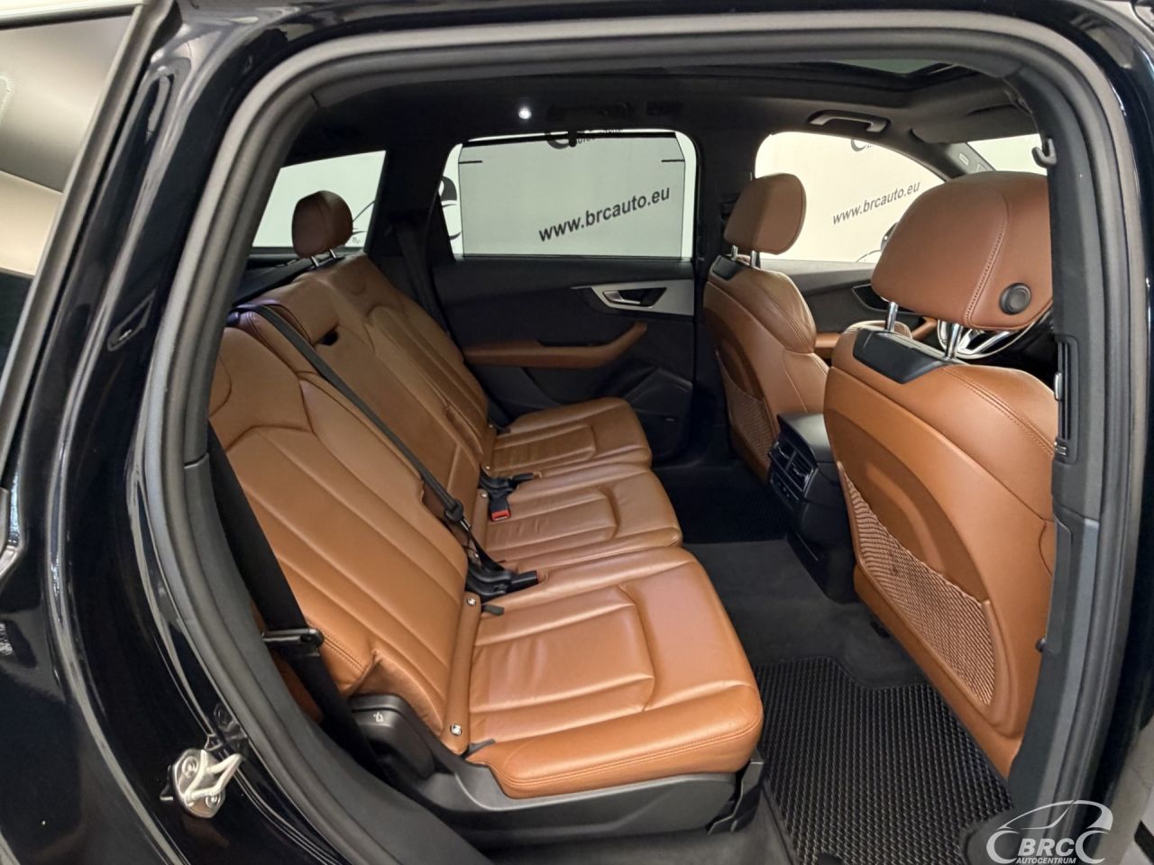 Audi Q7 | 10