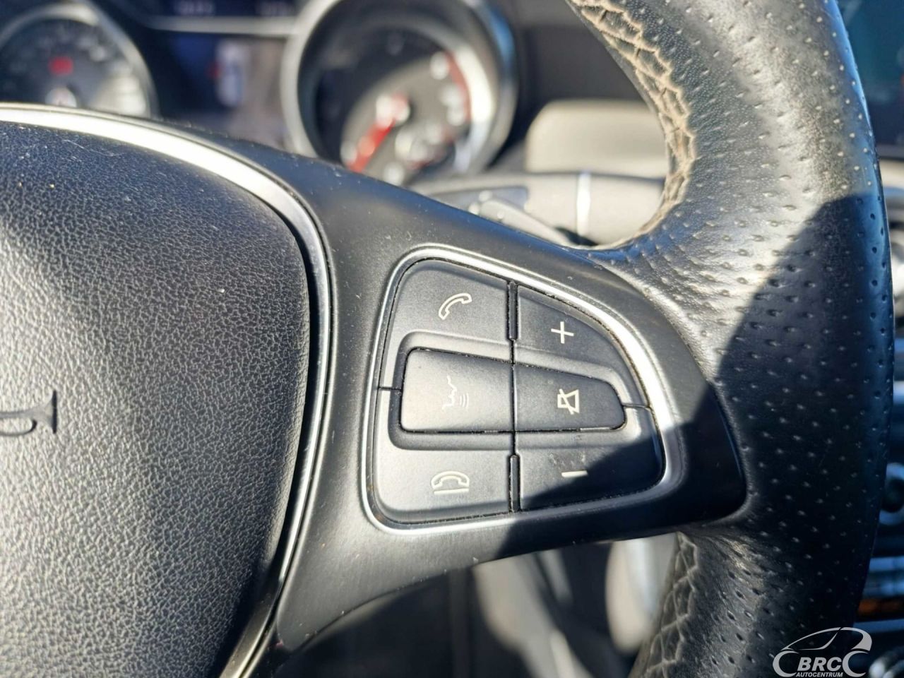Mercedes-Benz GLA200 | 15