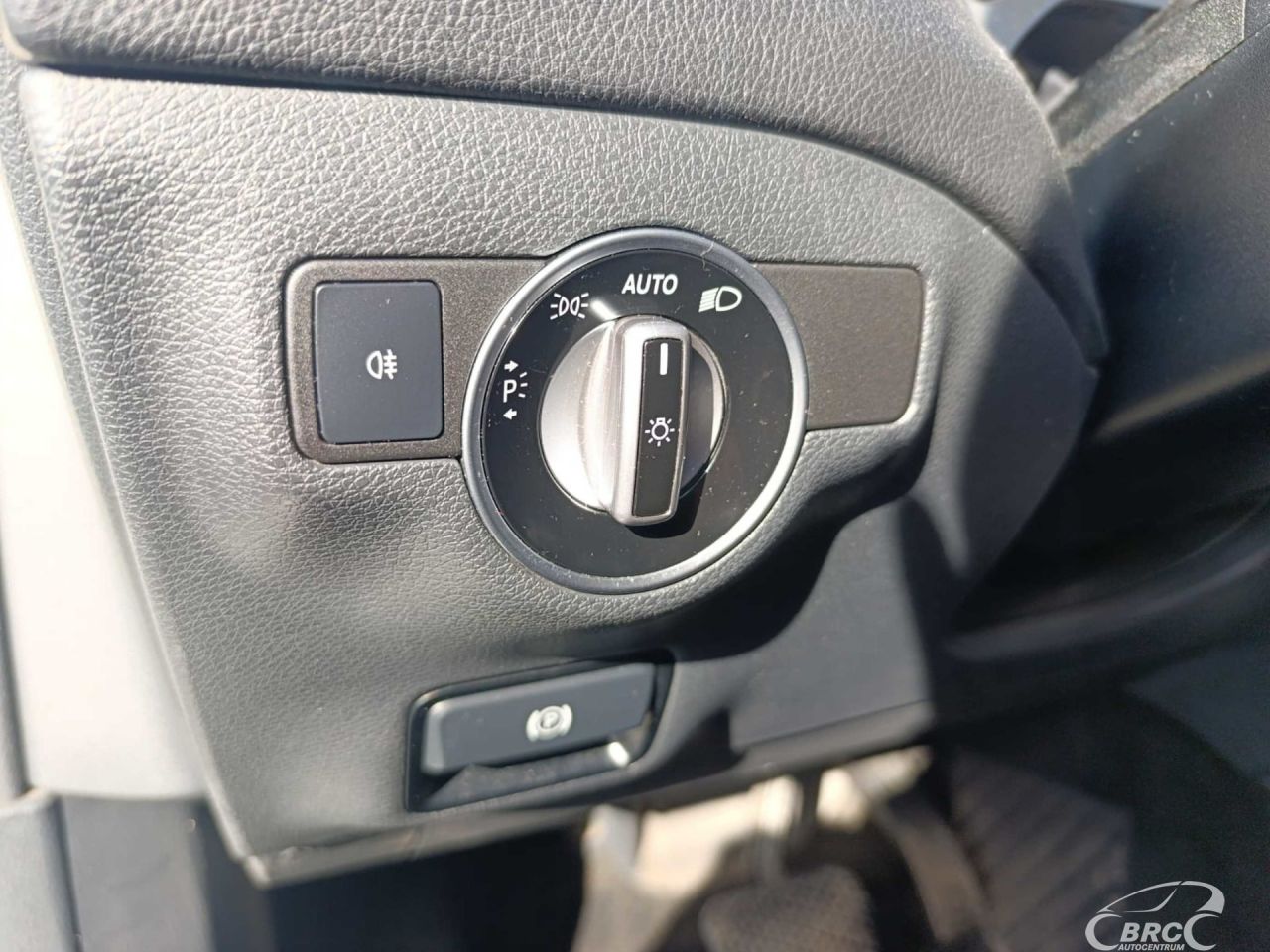 Mercedes-Benz GLA200 | 12