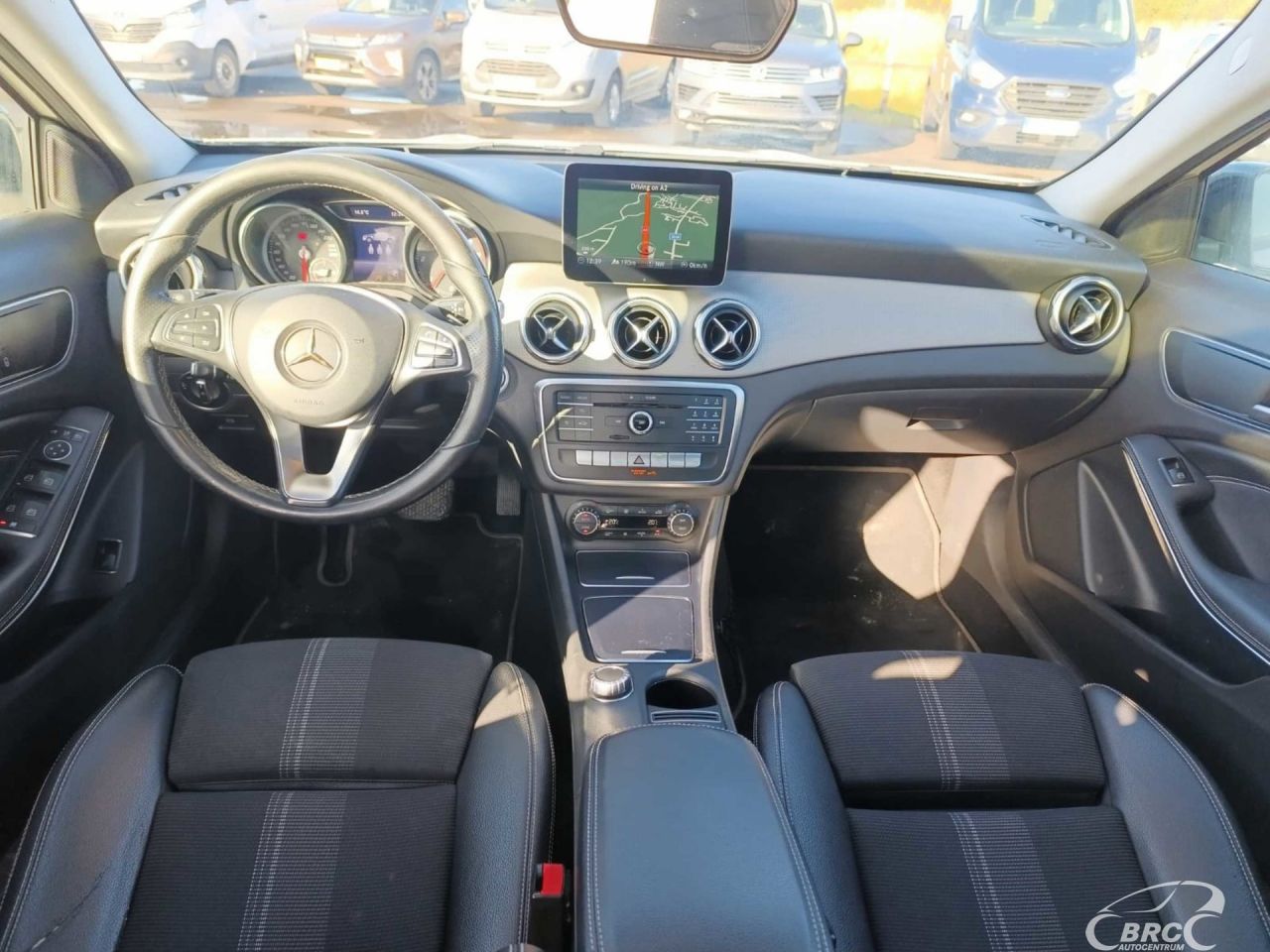 Mercedes-Benz GLA200 | 8