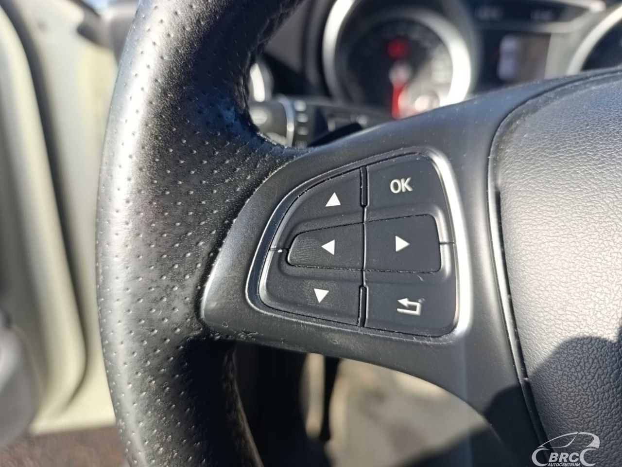 Mercedes-Benz GLA200 | 14