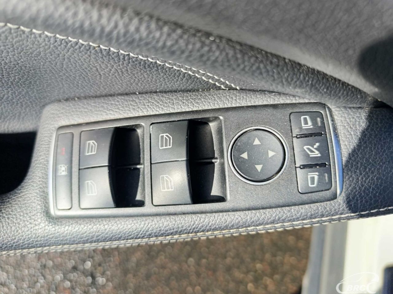Mercedes-Benz GLA200 | 11