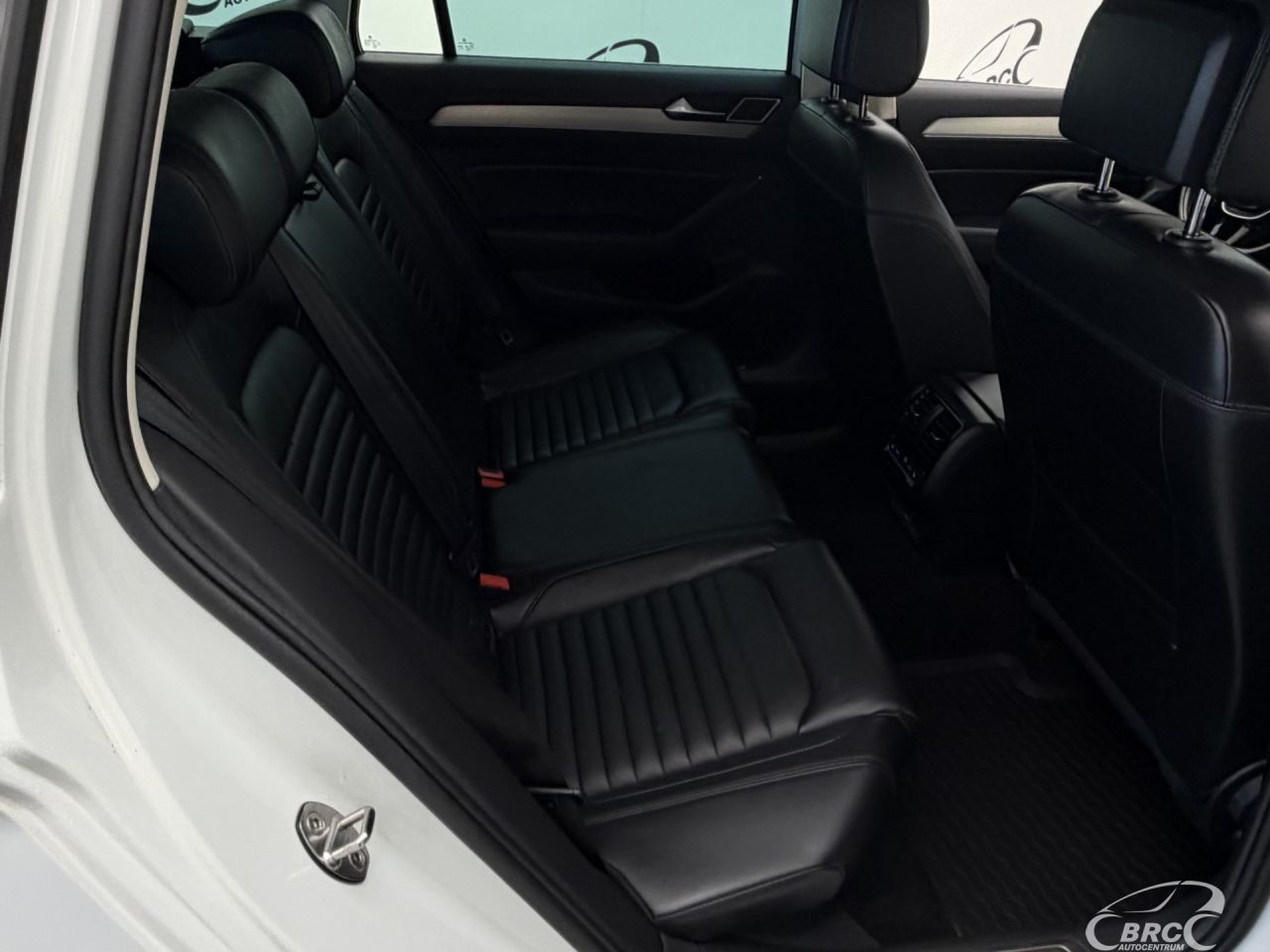 Volkswagen Passat | 10