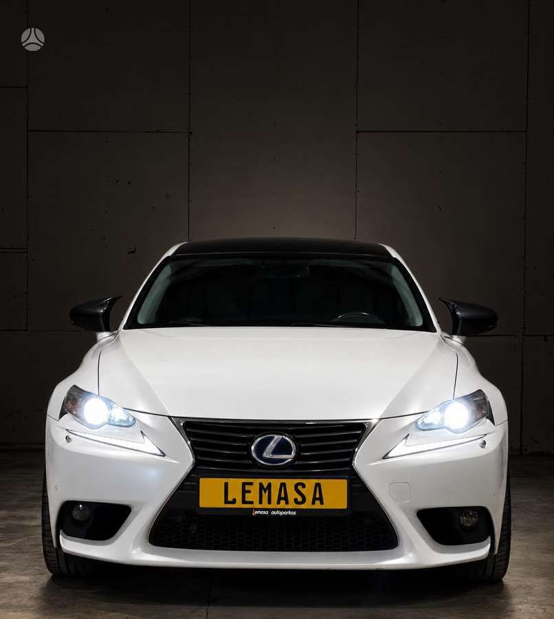 Lexus IS 300h | 6
