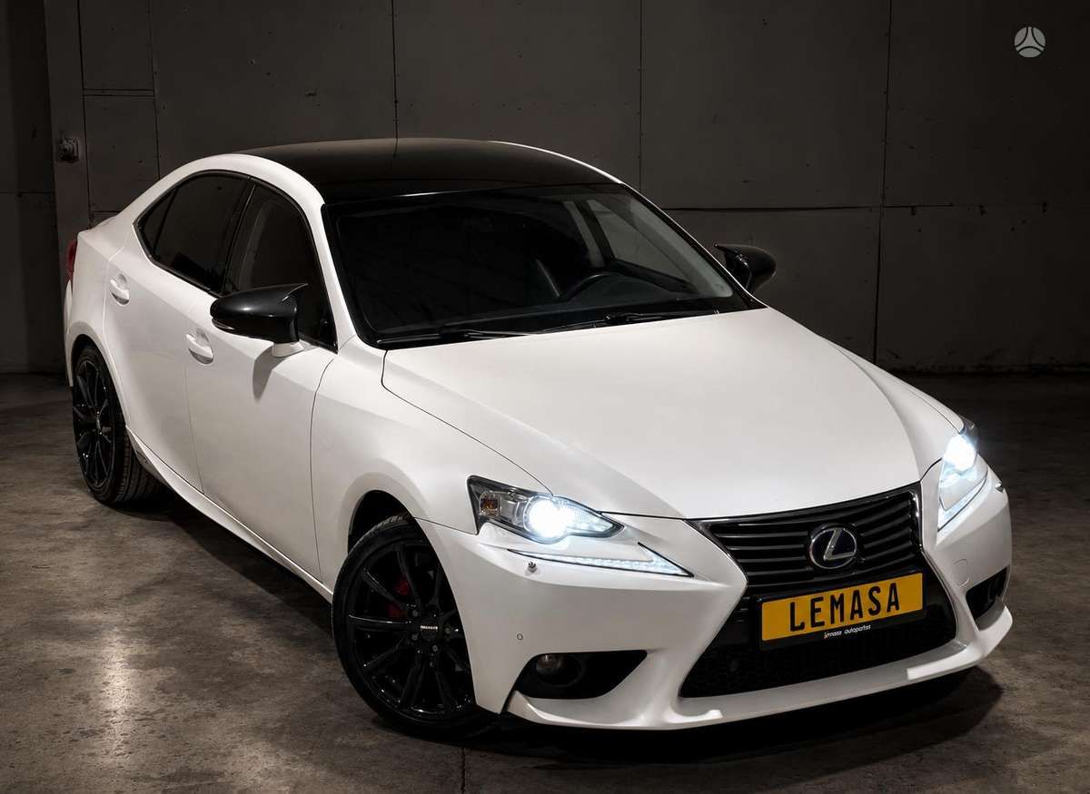 Lexus IS 300h | 2