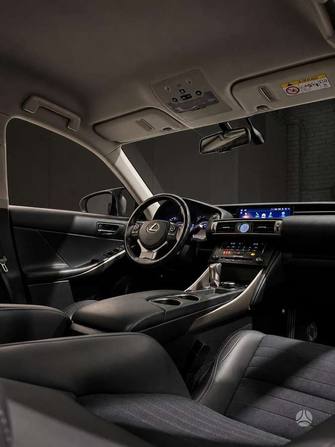 Lexus IS 300h | 3