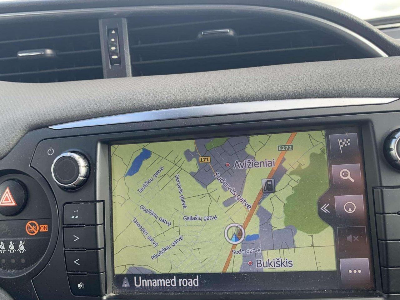 Toyota Yaris | 14
