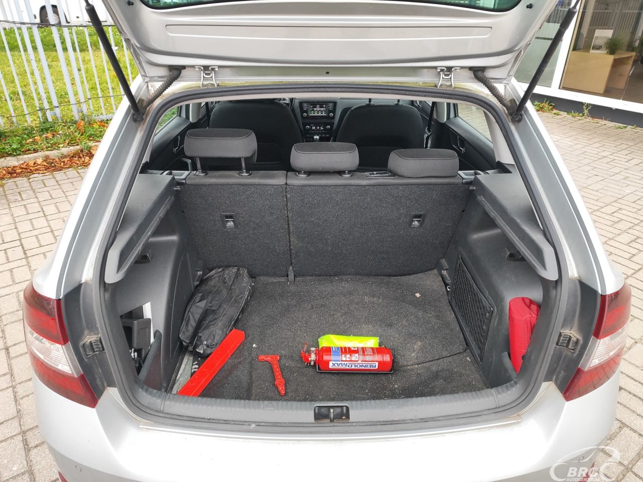 Skoda Rapid | 11