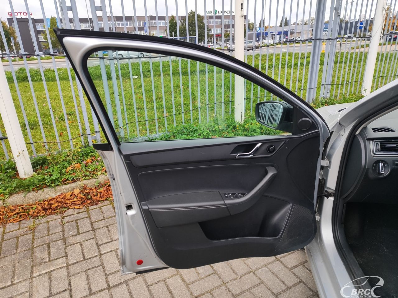 Skoda Rapid | 16