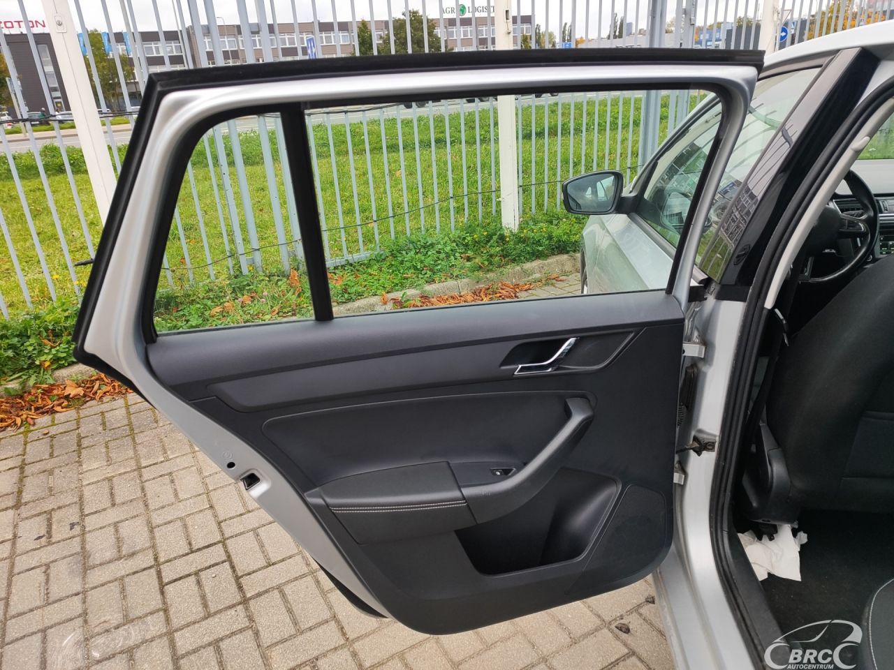 Skoda Rapid | 12