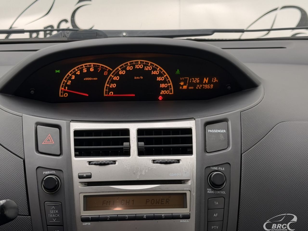 Toyota Yaris | 14