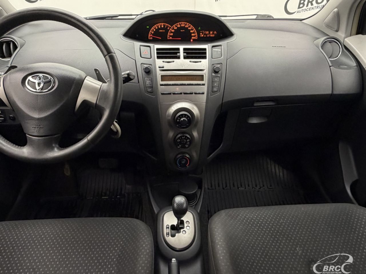 Toyota Yaris | 13