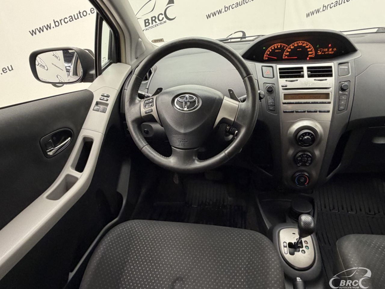 Toyota Yaris | 12