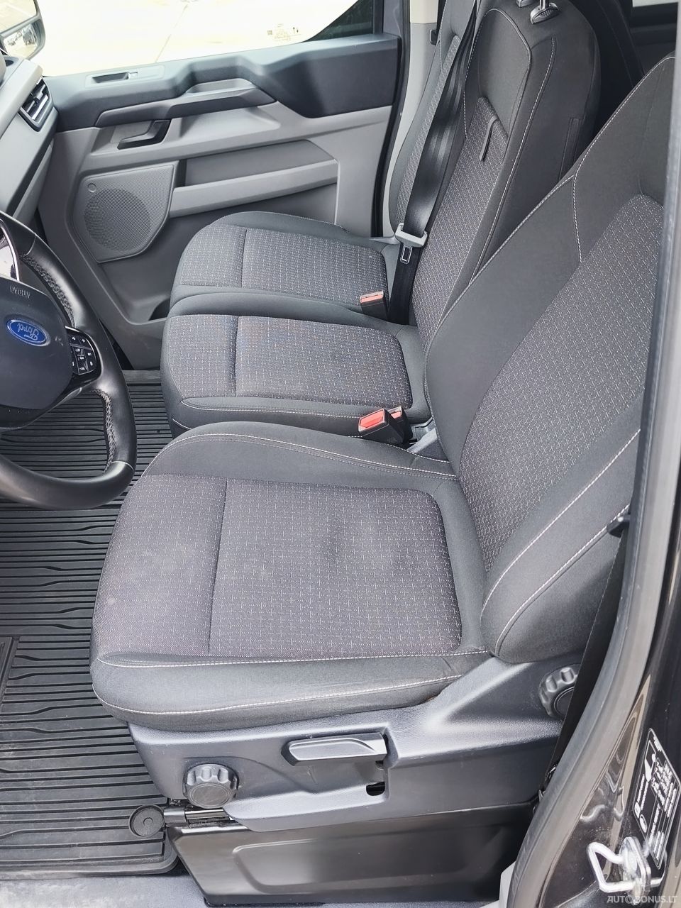 Ford Tourneo Custom | 14