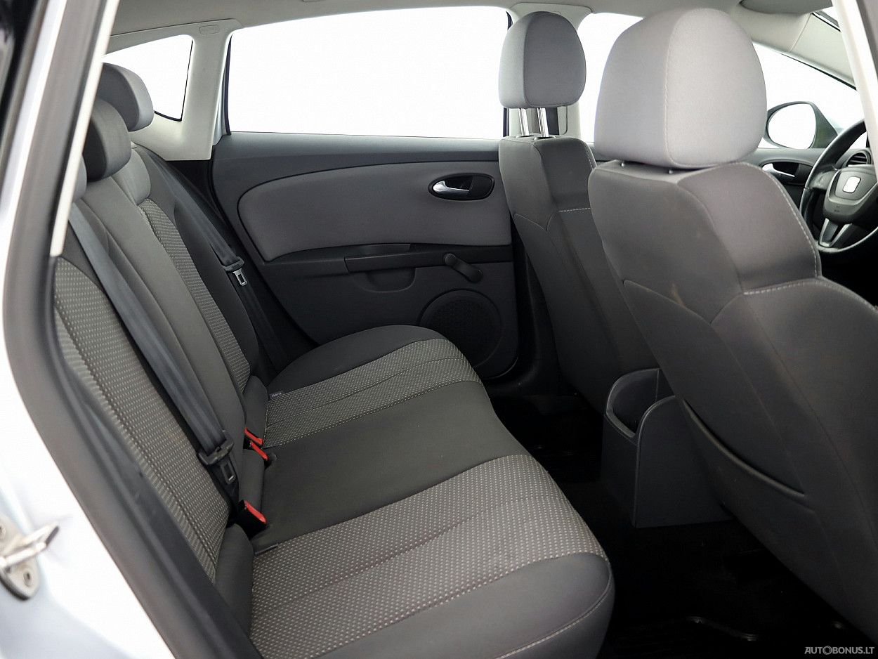 Seat | 6