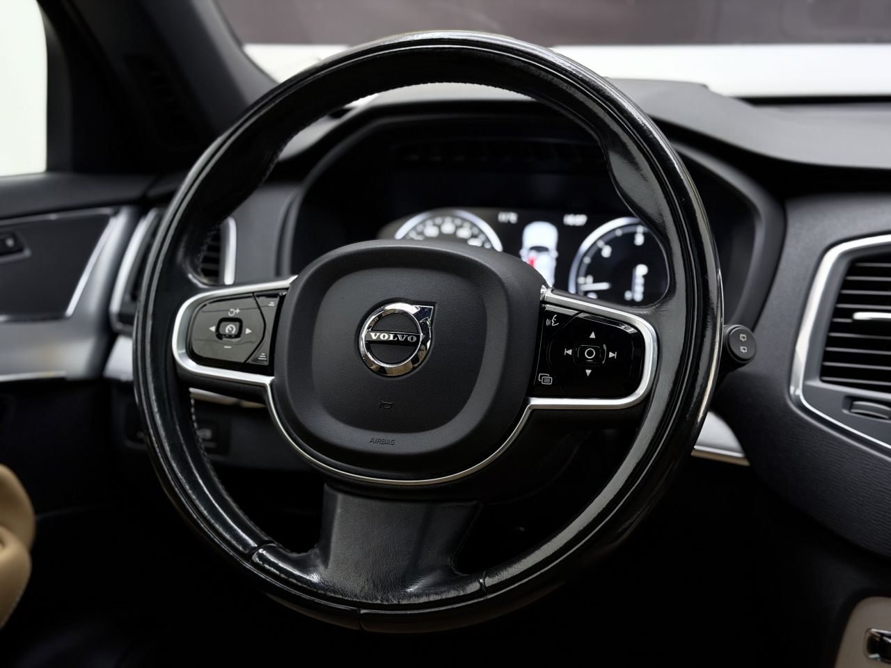 Volvo XC90 | 19