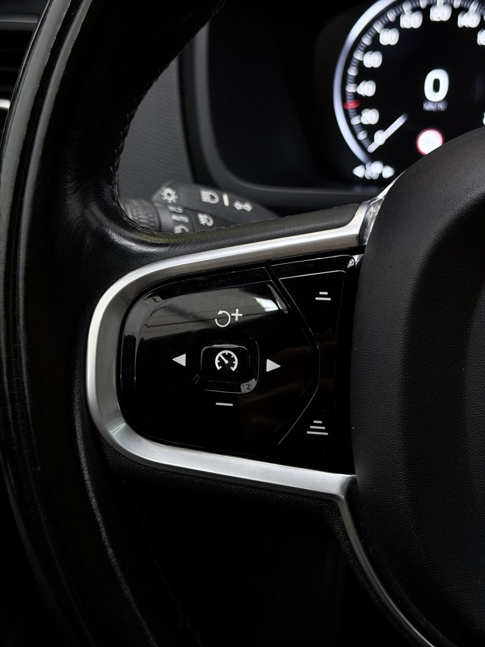 Volvo XC90 | 32