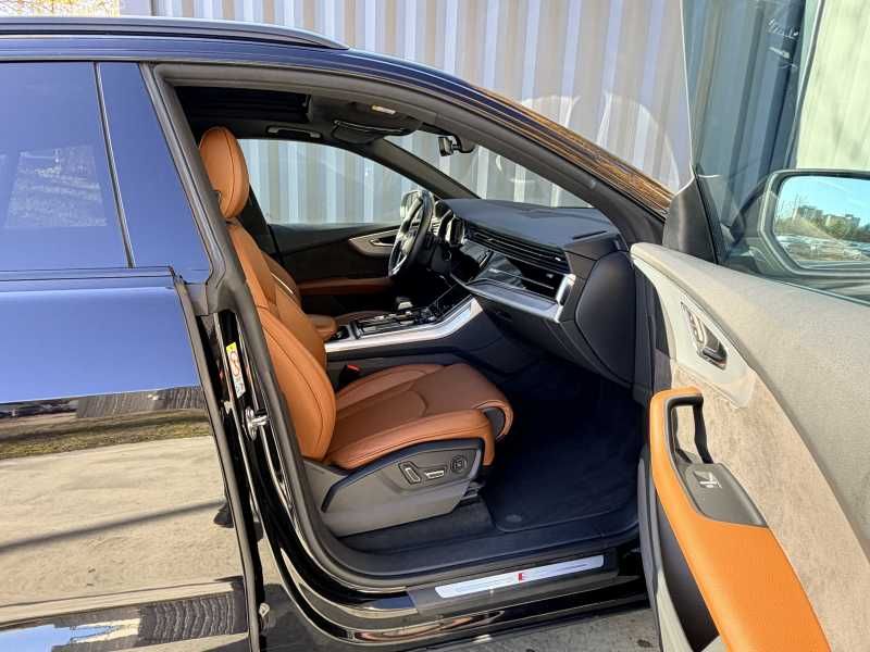 Audi Q8 | 8