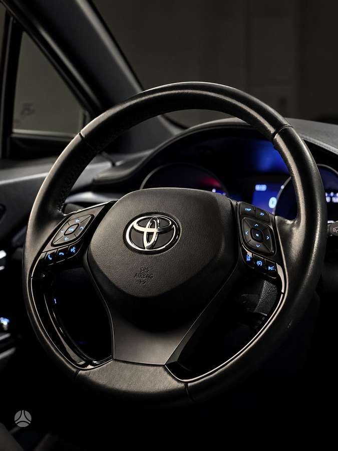 Toyota C-HR | 3